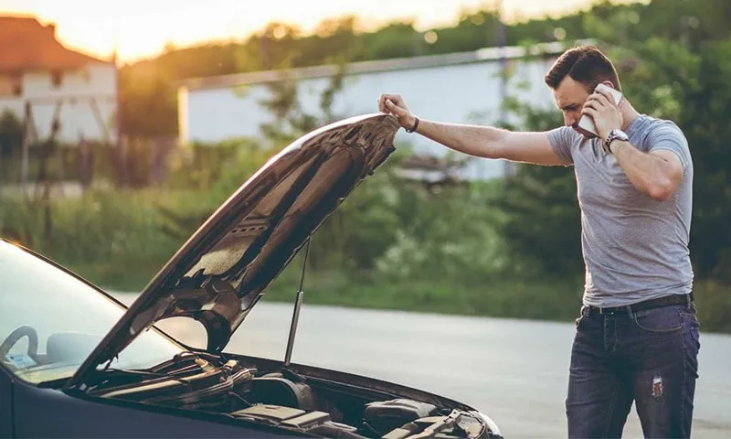مکانیک سیار جاده هراز - تعمیرکار در محل